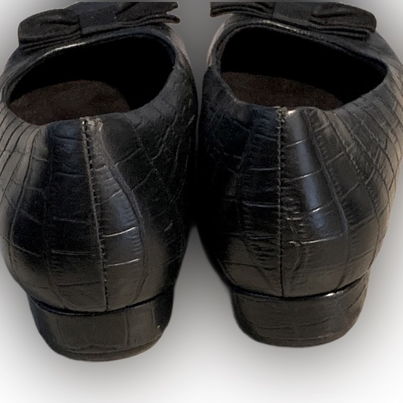 VIONIC “Lydia” Flats W/ Bow At Front Orthaheel Technology In Black Crocodile - Picture 4 of 10